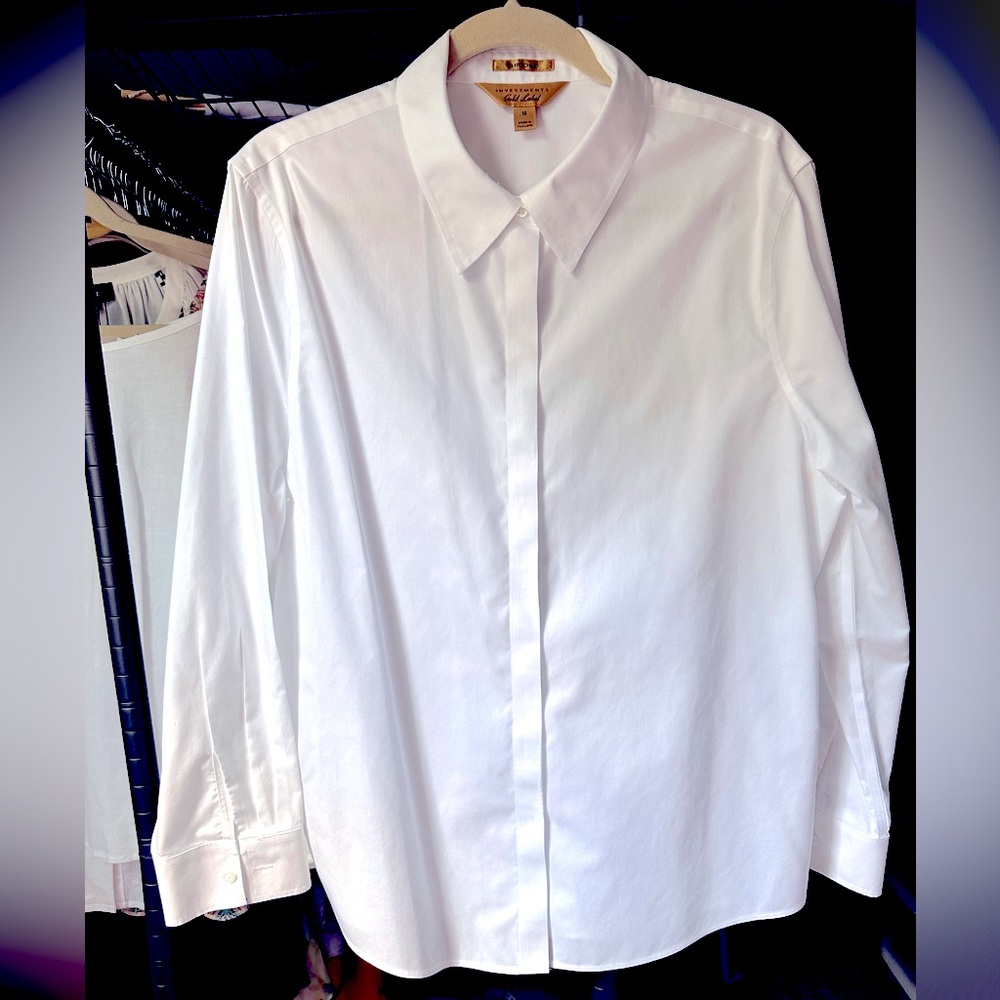 Investments Gold Label size 16